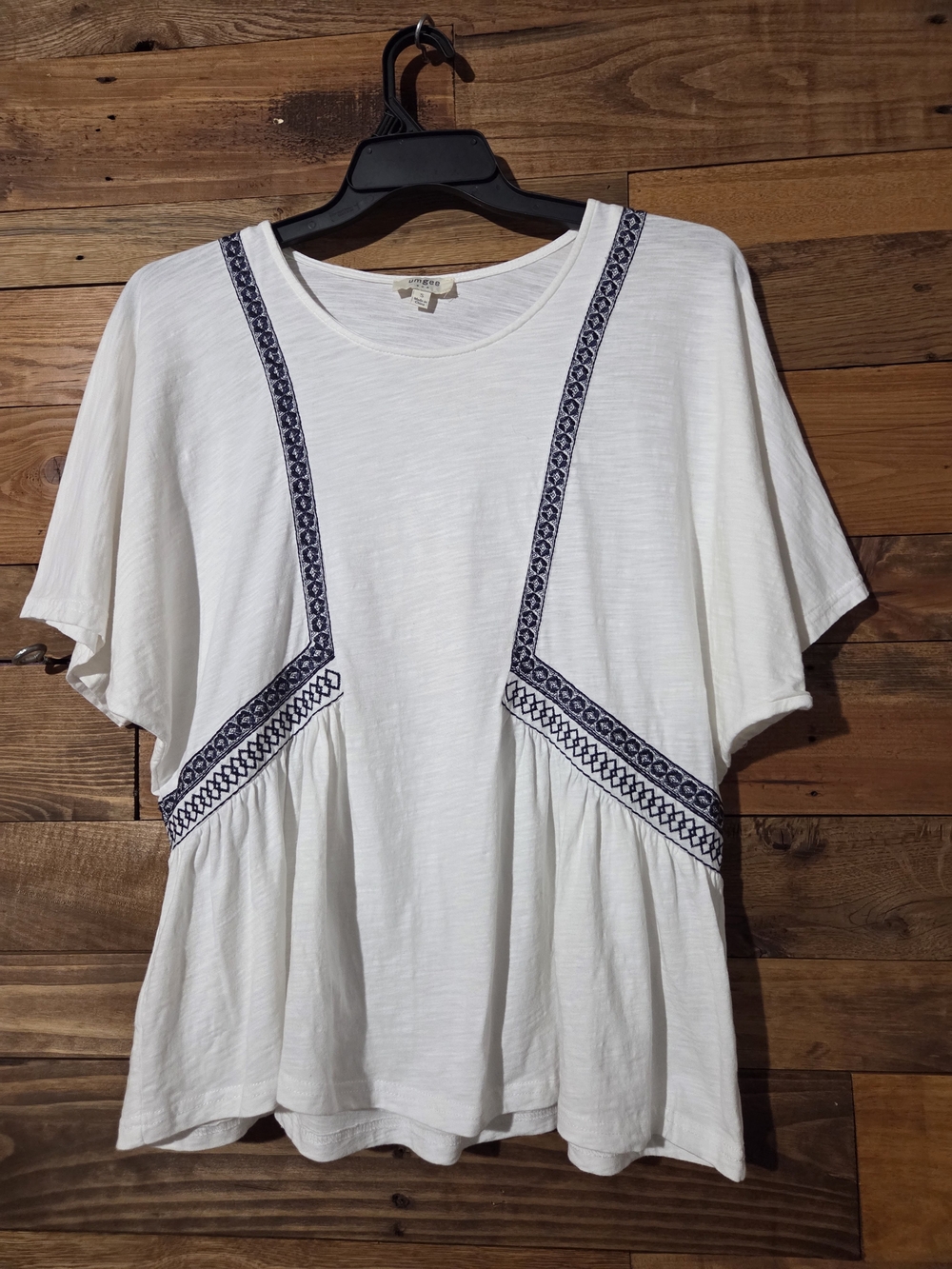 Umgee White Tunic Top with Navy Embroidery